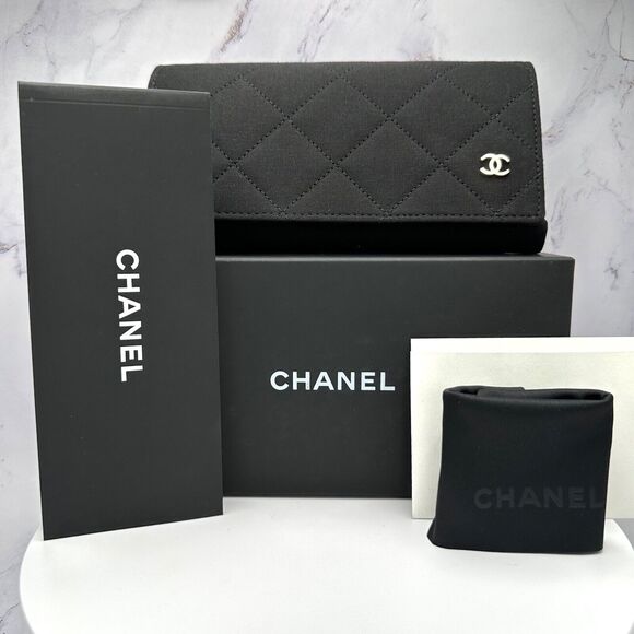 New CHANEL Sunglasses - Picture 10 of 16